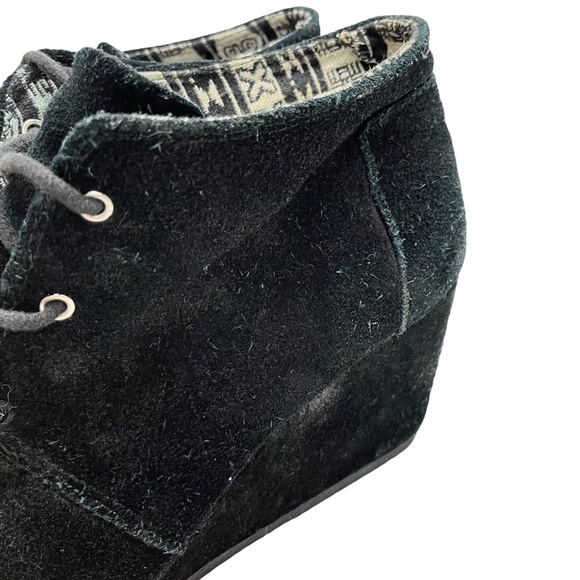 TOMS Genuine Leather Solid Black Suede Wedge Ankle Boots Booties Shoes sz 11 - Picture 8 of 16